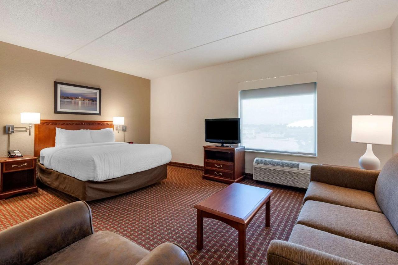 Clarion Suites At The Alliant Energy Center Madison Exterior foto