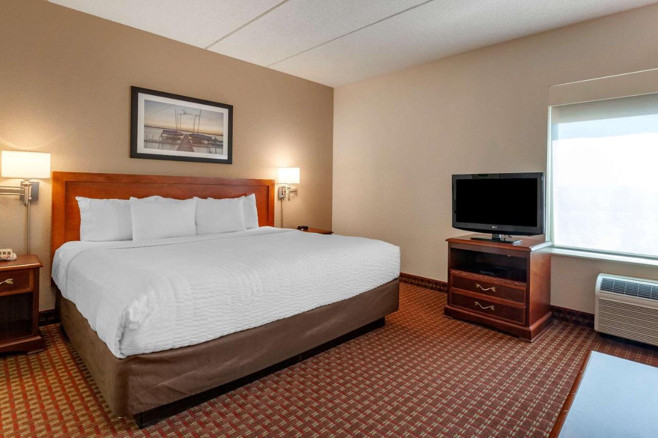 Clarion Suites At The Alliant Energy Center Madison Exterior foto