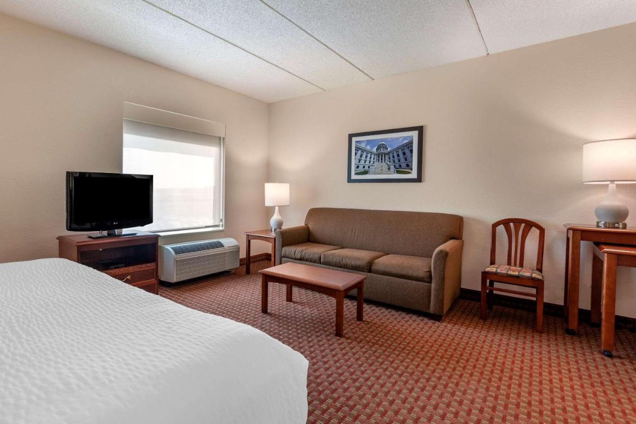 Clarion Suites At The Alliant Energy Center Madison Exterior foto