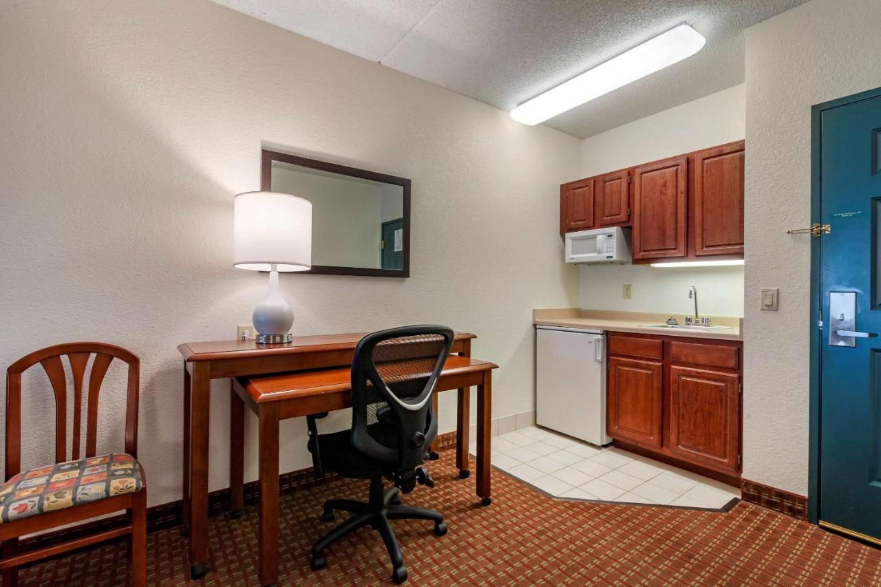 Clarion Suites At The Alliant Energy Center Madison Exterior foto